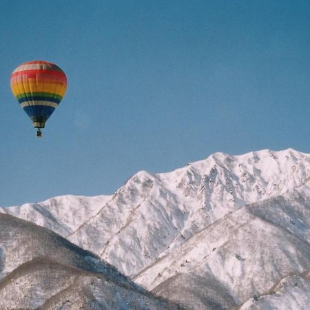 ペンション ちゃうちゃう Bed & Breakfast Hakuba Ngoại thất bức ảnh